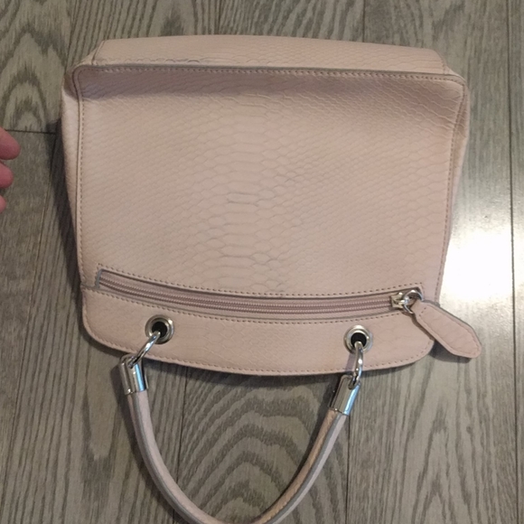 Beautiful small satchel by Nine West 🌸🌸🌸 - Picture 3 of 8